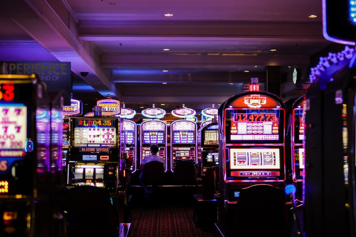 Khám phá poker chips và cách chọn poker chips chất lượng cho người chơi poker